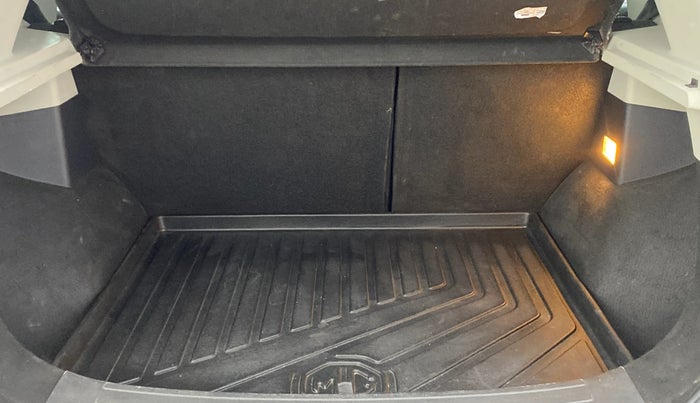 2022 MG ASTOR SAVVY 1.3 TURBO AT S RED, Petrol, Automatic, 36,926 km, Boot Inside