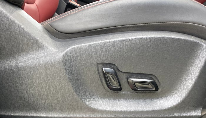 2022 MG ASTOR SAVVY 1.3 TURBO AT S RED, Petrol, Automatic, 36,926 km, Driver Side Adjustment Panel