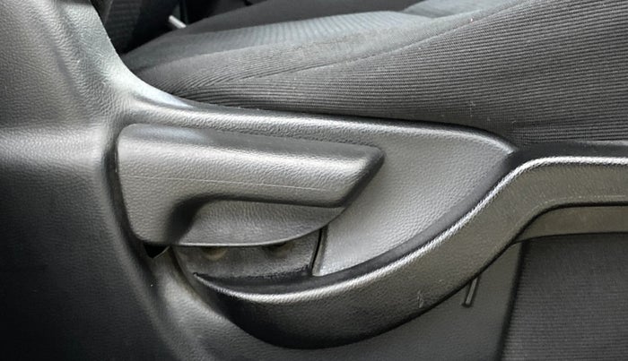 2016 Honda BR-V 1.5L I-VTEC V CVT, Petrol, Automatic, 81,722 km, Driver Side Adjustment Panel