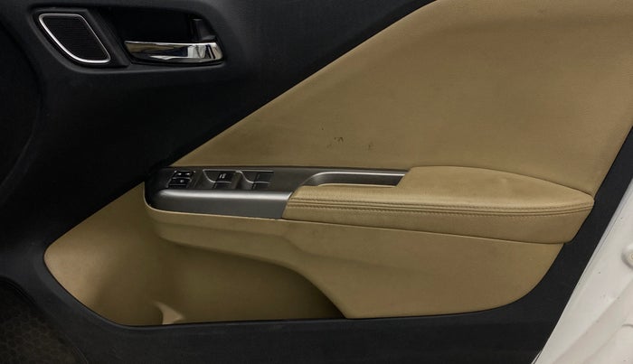 2018 Honda City 1.5L I-VTEC ZX CVT, Petrol, Automatic, 1,11,844 km, Driver Side Door Panels Control