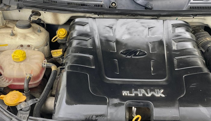 2019 Mahindra XUV500 W9, Diesel, Manual, 1,04,375 km, Engine View - Right