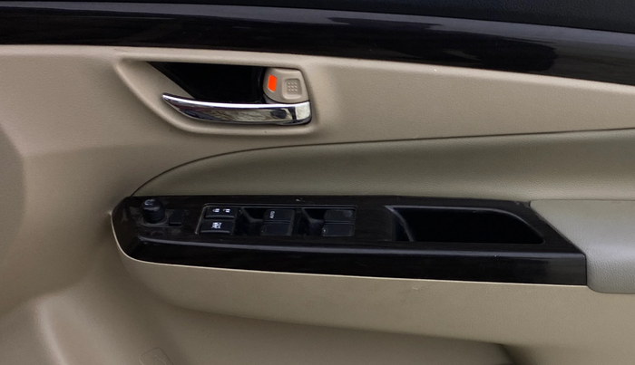 2018 Maruti Ciaz ALPHA  AT 1.4  PETROL, Petrol, Automatic, 74,123 km, Driver Side Door Panels Control