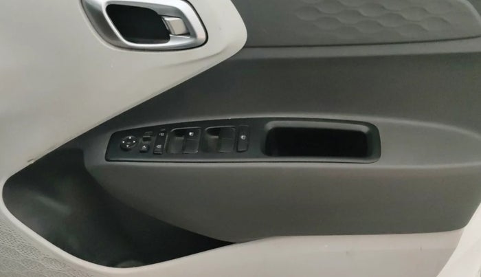 2020 Hyundai GRAND I10 NIOS SPORTZ 1.2 KAPPA VTVT CNG, CNG, Manual, 63,895 km, Driver Side Door Panels Control