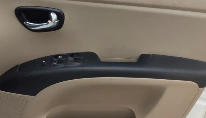 2013 Hyundai i10 MAGNA 1.1, Petrol, Manual, 62,707 km, Driver Side Door Panels Control