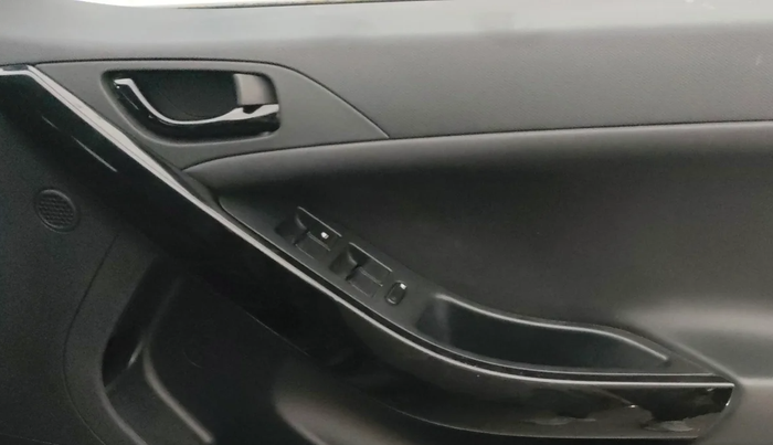 2022 Tata NEXON XZA PLUS (HS) PETROL DARK EDITION, Petrol, Automatic, 11,036 km, Driver Side Door Panels Control