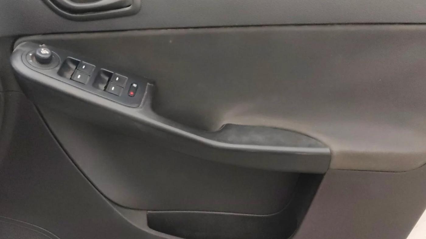 2015 Tata Zest XMS PETROL, Petrol, Manual, 1,17,892 km, Driver Side Door Panels Control