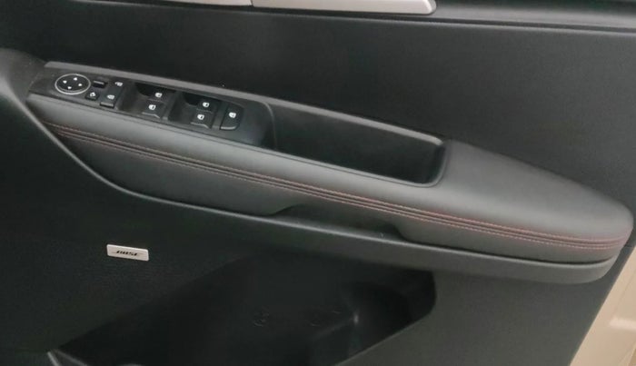 2020 KIA SONET GTX PLUS 1.0 IMT, Petrol, Manual, 25,691 km, Driver Side Door Panels Control