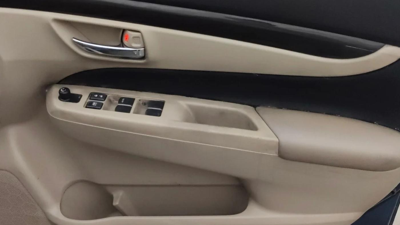 2018 Maruti Ciaz DELTA 1.4 MT PETROL, Petrol, Manual, 54,855 km, Driver Side Door Panels Control