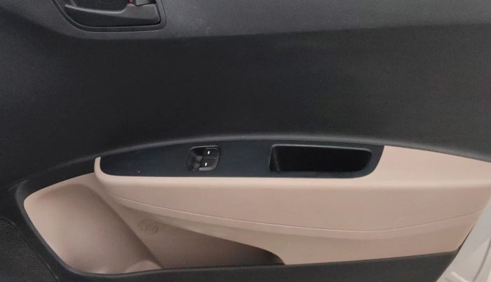 2014 Hyundai Xcent BASE 1.2, Petrol, Manual, 45,599 km, Driver Side Door Panels Control