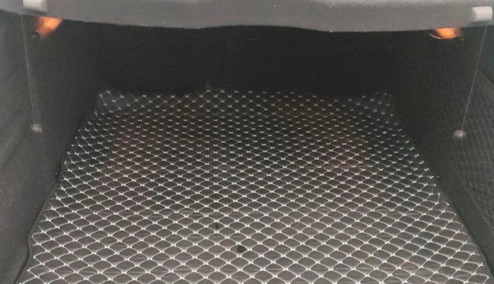 2016 Skoda Superb L&K 1.8 TSI AT, Petrol, Automatic, 1,00,251 km, Boot Inside