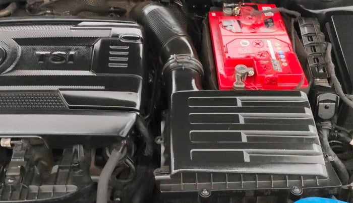 2016 Skoda Superb L&K 1.8 TSI AT, Petrol, Automatic, 1,00,251 km, Engine View - Left