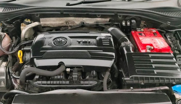 2016 Skoda Superb L&K 1.8 TSI AT, Petrol, Automatic, 1,00,251 km, Engine View