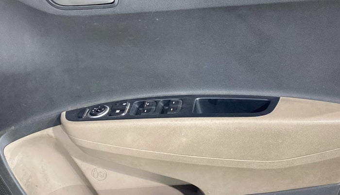 2014 Hyundai Xcent S 1.2, Petrol, Manual, 1,03,564 km, Driver Side Door Panels Control