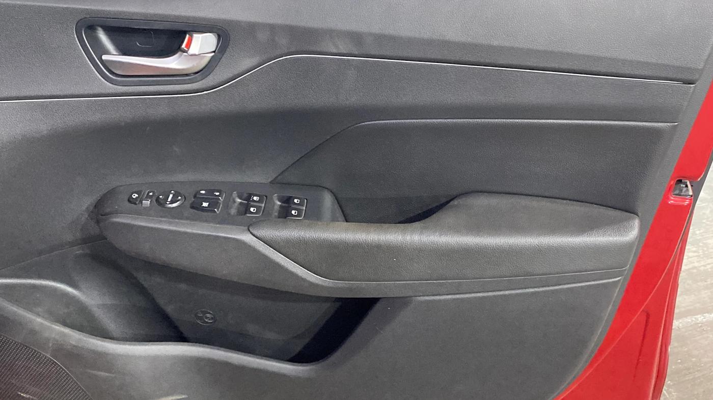 2020 Hyundai Verna SX (O) 1.0 TURBO DCT, Petrol, Automatic, 37,378 km, Driver Side Door Panels Control