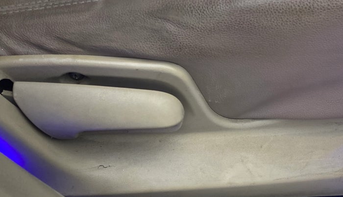 2014 Maruti Swift Dzire VXI, Petrol, Manual, 34,579 km, Driver Side Adjustment Panel