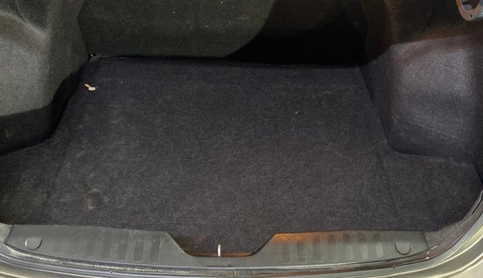 2020 Maruti Ciaz ALPHA  AT 1.5 SHVS PETROL, Petrol, Automatic, 39,754 km, Boot Inside