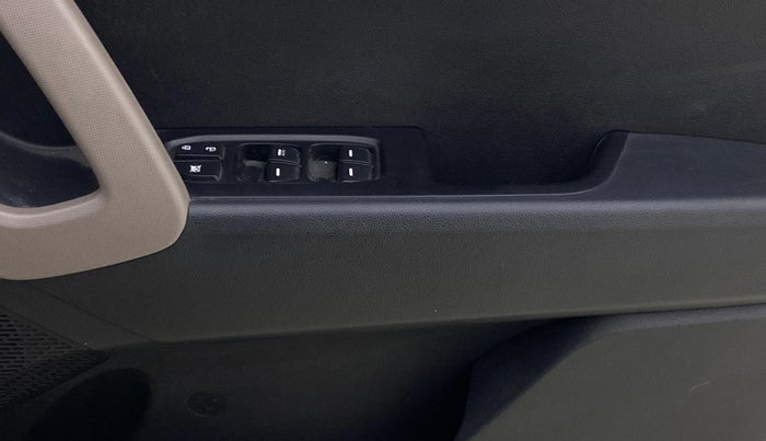 2016 Hyundai Creta SX PLUS 1.6 PETROL, Petrol, Manual, 1,04,127 km, Driver Side Door Panels Control