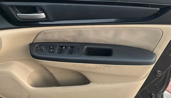 2018 Honda Amaze 1.5L I-DTEC S, Diesel, Manual, 90,285 km, Driver Side Door Panels Control