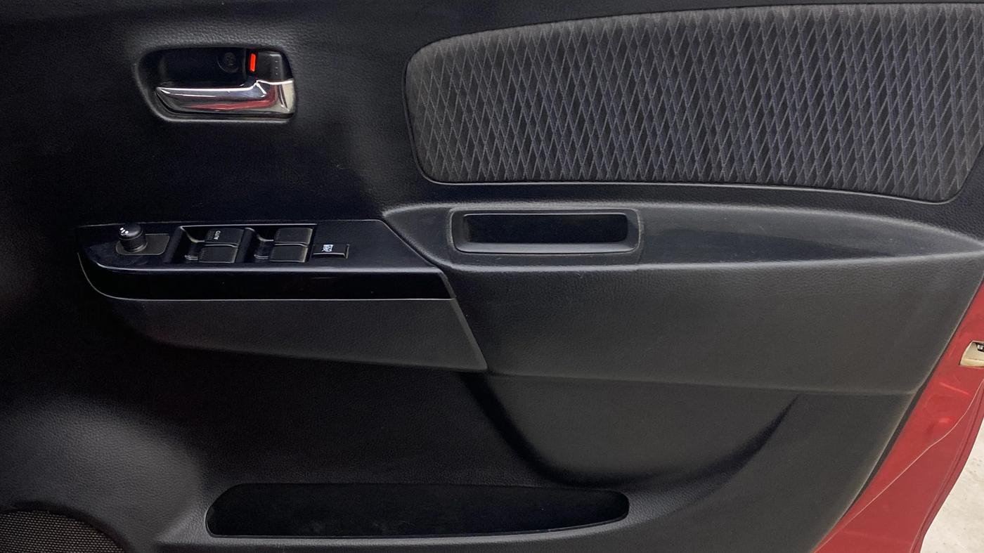 2014 Maruti Wagon R Stingray VXI, Petrol, Manual, 92,886 km, Driver Side Door Panels Control