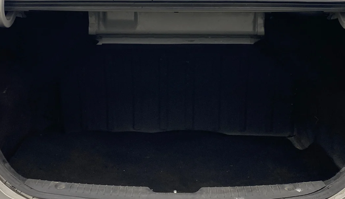 2013 Hyundai Verna FLUIDIC 1.6 VTVT SX, Petrol, Manual, 1,07,943 km, Boot Inside