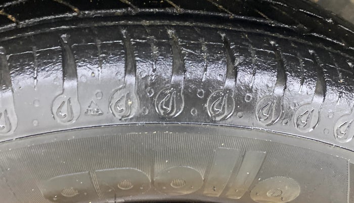 2022 Renault Kwid CLIMBER 1.0 (O), Petrol, Manual, 56,919 km, Right Front Tyre Tread