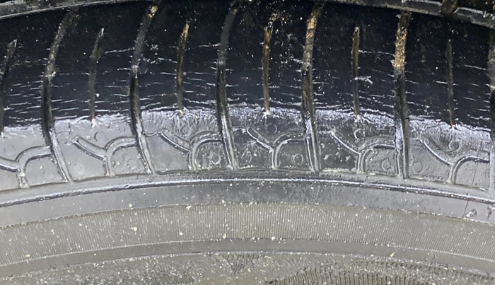 2022 Renault Kwid CLIMBER 1.0 (O), Petrol, Manual, 56,919 km, Right Rear Tyre Tread