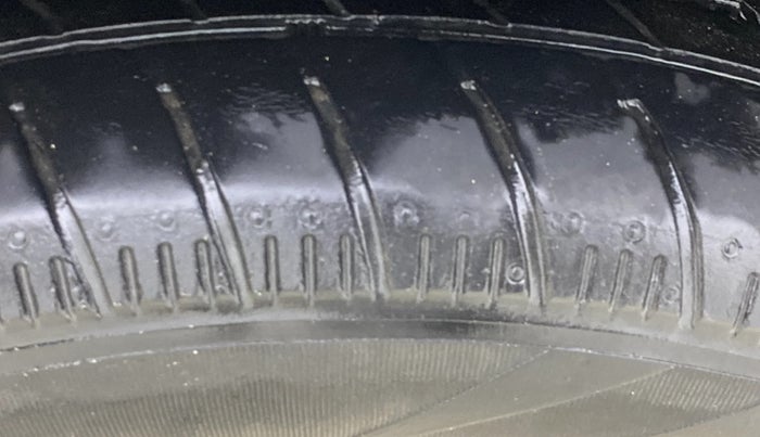 2022 Renault Kwid CLIMBER 1.0 (O), Petrol, Manual, 56,919 km, Left Rear Tyre Tread