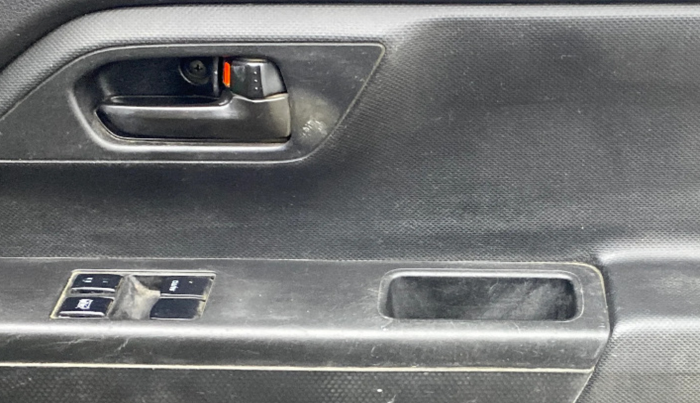 2020 Maruti New Wagon-R LXI 1.0, CNG, Manual, 1,15,676 km, Driver Side Door Panels Control