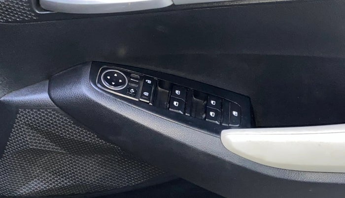 2021 KIA SELTOS HTK PLUS 1.5 IMT, Petrol, Manual, 34,081 km, Driver Side Door Panels Control