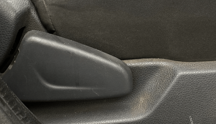 2016 Renault Kwid RXT 0.8, Petrol, Manual, 76,709 km, Driver Side Adjustment Panel