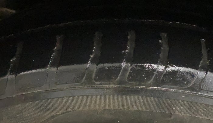 2020 Maruti Swift LXI, Petrol, Manual, 59,912 km, Right Rear Tyre Tread