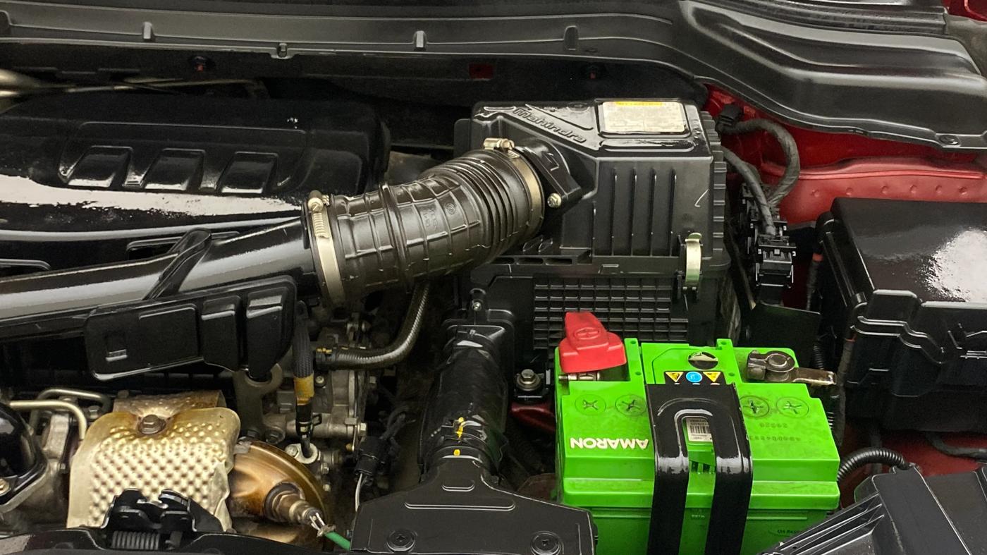 2019 Mahindra XUV300 W6 1.2 PETROL, Petrol, Manual, 45,892 km, Engine View - Left