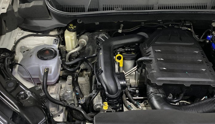 2022 Volkswagen TAIGUN HIGHLINE 1.0 TSI MT, Petrol, Manual, 42,419 km, Engine View - Right