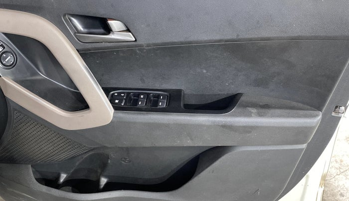 2017 Hyundai Creta SX PLUS 1.6 PETROL, Petrol, Manual, 73,888 km, Driver Side Door Panels Control