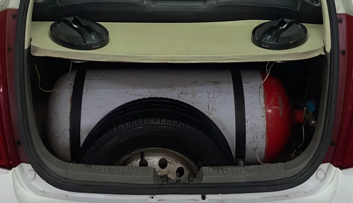 2013 Hyundai i10 ERA 1.1, CNG, Manual, 88,624 km, Boot Inside