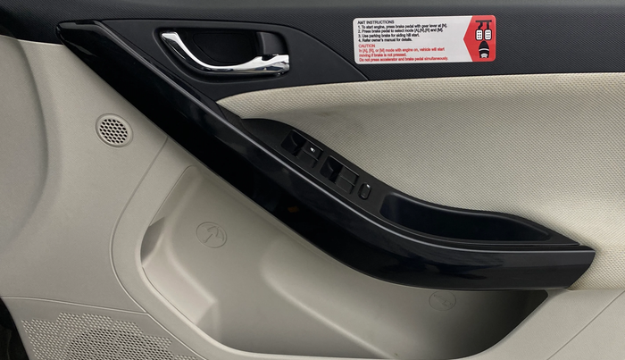 2023 Tata NEXON XZA PLUS PETROL, Petrol, Automatic, 27,603 km, Driver Side Door Panels Control