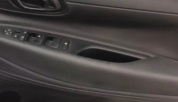 2020 Hyundai NEW I20 SPORTZ 1.0T GDI IMT, Petrol, Manual, 50,779 km, Driver Side Door Panels Control