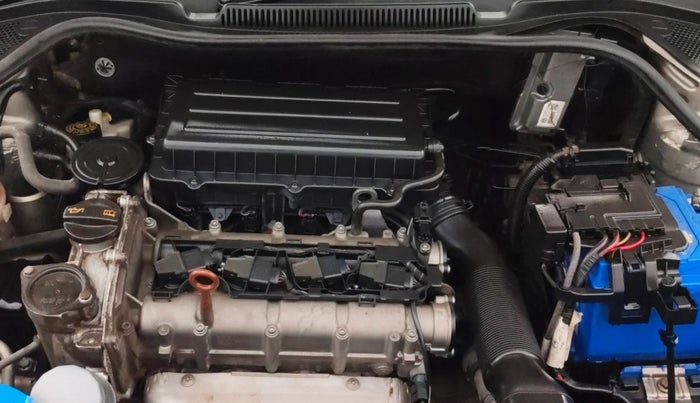 2013 Volkswagen Vento HIGHLINE PETROL AT, Petrol, Automatic, 81,198 km, Engine View