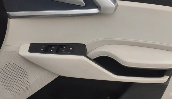 2023 KIA CARENS PREMIUM 1.5 PETROL 7 STR, Petrol, Manual, 16,676 km, Driver Side Door Panels Control