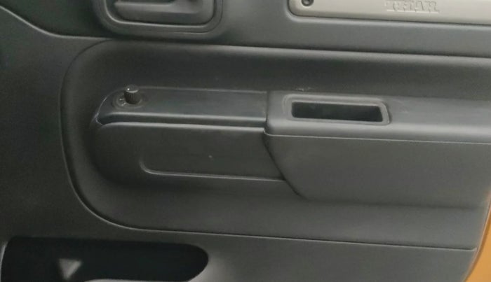 2023 Mahindra Thar LX D HT 2WD MT, Diesel, Manual, 22,229 km, Driver Side Door Panels Control