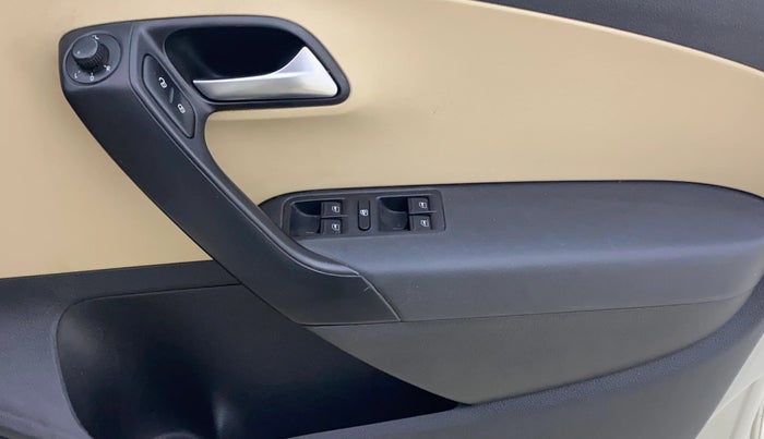 2017 Volkswagen Ameo HIGHLINE1.2L PLUS 16 ALLOY, Petrol, Manual, 83,634 km, Driver Side Door Panels Control