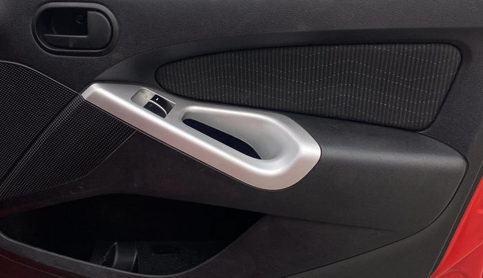 2013 Ford Figo ZXI 1.2 PETROL, Petrol, Manual, 1,10,711 km, Driver Side Door Panels Control