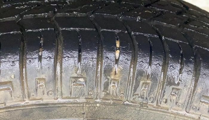 2015 Maruti Alto 800 VXI, Petrol, Manual, 21,606 km, Left Rear Tyre Tread