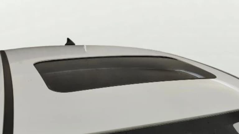 2025 Hyundai Verna SX(O) 1.5 MPI IVT , Petrol, Automatic, 1,398 km, Moonroof/ Sunroof
