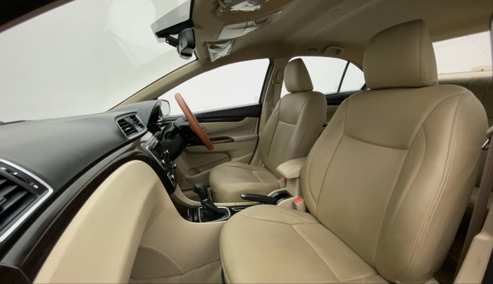 2017 Maruti Ciaz ZETA 1.4  AT PETROL, Petrol, Automatic, 52,870 km, Right Side Front Door Cabin