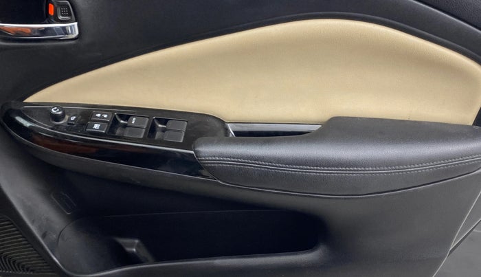 2023 Toyota Glanza G AMT, Petrol, Automatic, 48,027 km, Driver Side Door Panels Control