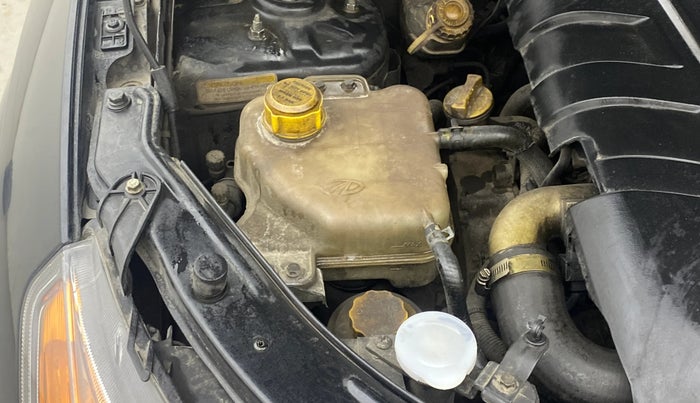 2013 Mahindra XUV500 W6, Diesel, Manual, 1,41,925 km, Engine View - Right