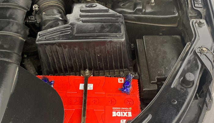 2013 Mahindra XUV500 W6, Diesel, Manual, 1,41,925 km, Engine View - Left