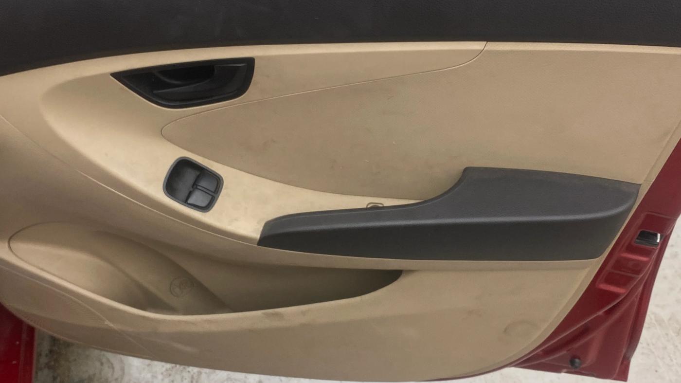 2017 Hyundai Eon ERA +, Petrol, Manual, 82,101 km, Driver Side Door Panels Control