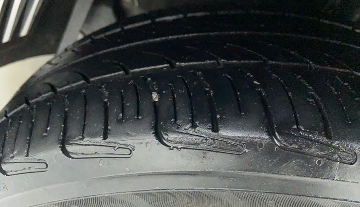 2013 Ford Figo 1.4 ZXI DURATORQ, Diesel, Manual, 75,455 km, Left Front Tyre Tread